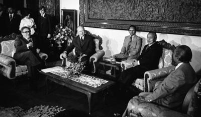 640px-Kissinger__Ford__Suharto_and_Malik_%28cropped%29.jpg