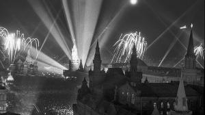 Victory Day is celebrated in Moscow in 1945. Credit: Mos.ru